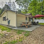 Jamestown Retreat With Hot Tub - Walk To Lake!