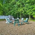 Jamestown Retreat With Hot Tub - Walk To Lake!