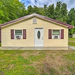 Jamestown Retreat With Hot Tub - Walk To Lake!