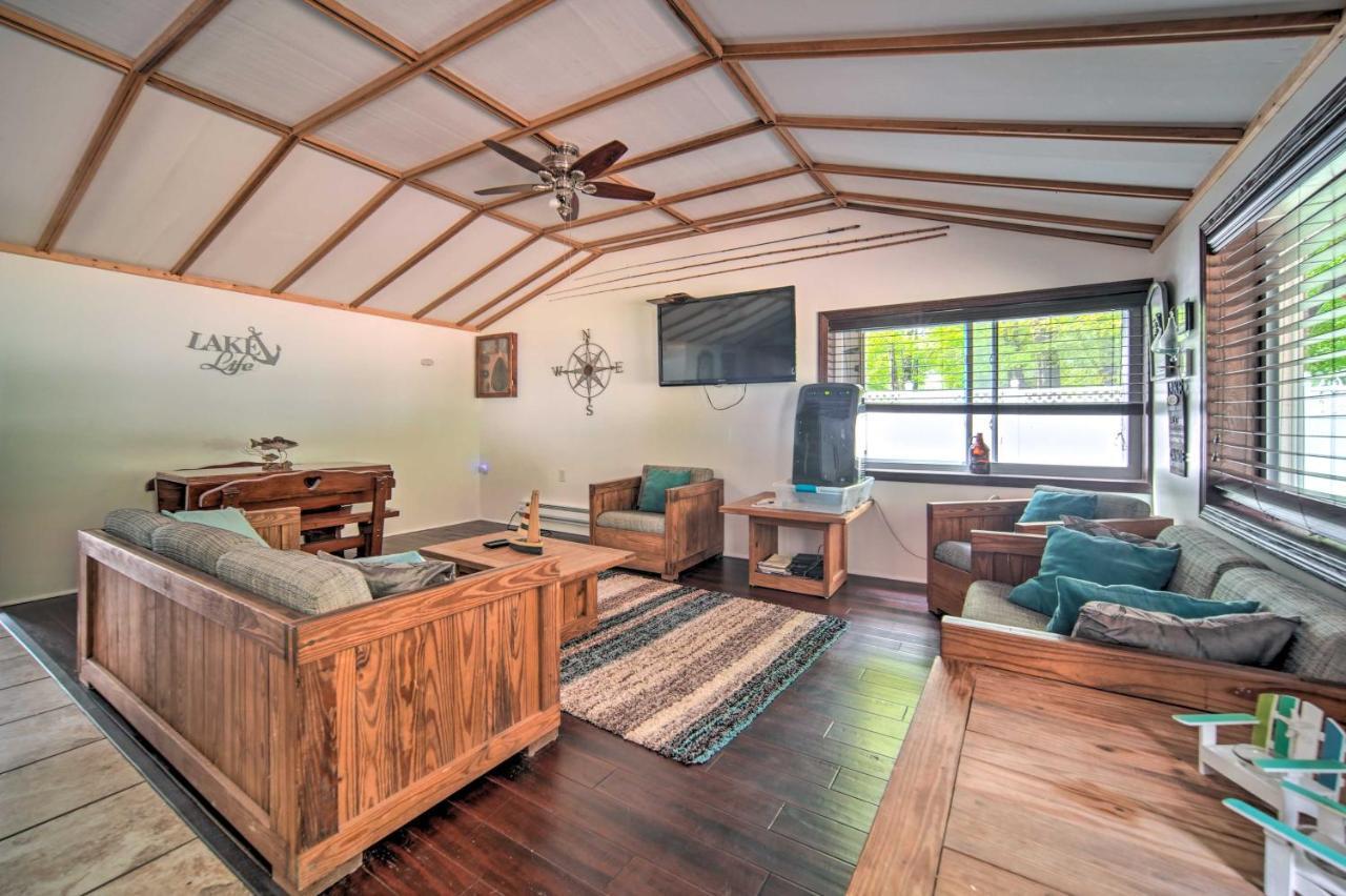 Jamestown Retreat With Hot Tub - Walk To Lake! Holiday home Hartstown