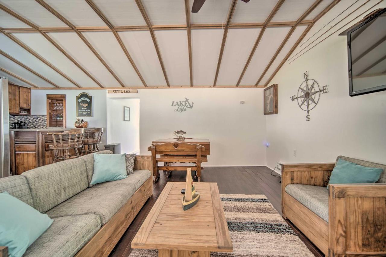 Jamestown Retreat With Hot Tub - Walk To Lake! *