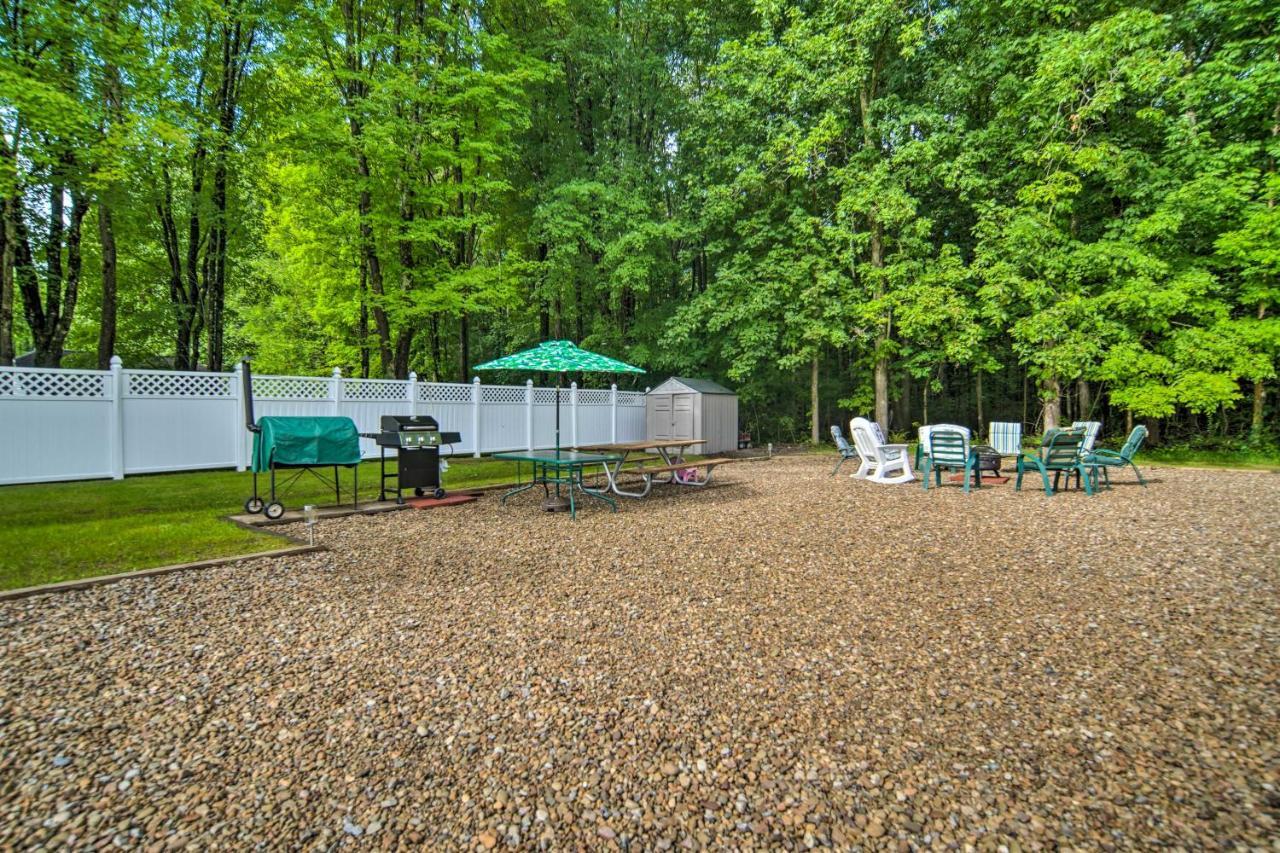 Jamestown Retreat With Hot Tub - Walk To Lake! *
