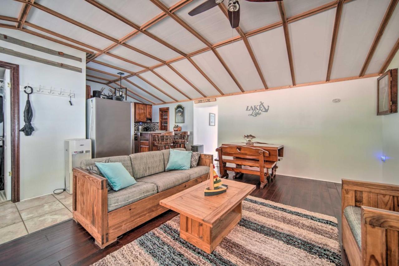 Jamestown Retreat With Hot Tub - Walk To Lake!