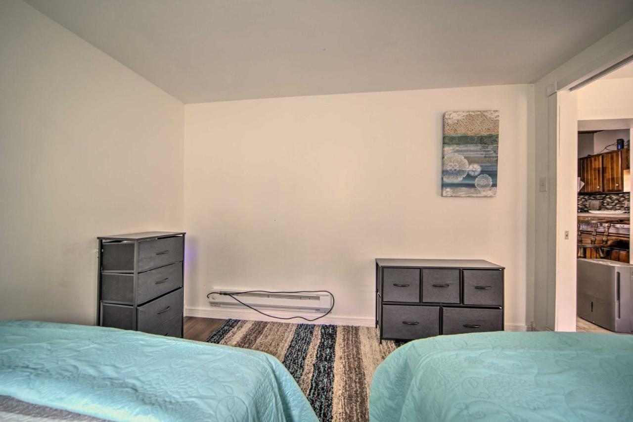 Holiday home Jamestown Retreat With Hot Tub - Walk To Lake!