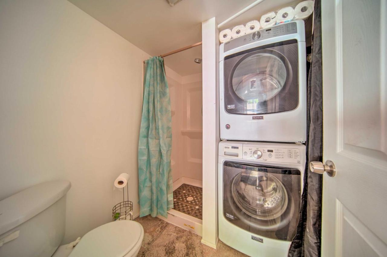 Holiday home Jamestown Retreat With Hot Tub - Walk To Lake! Hartstown