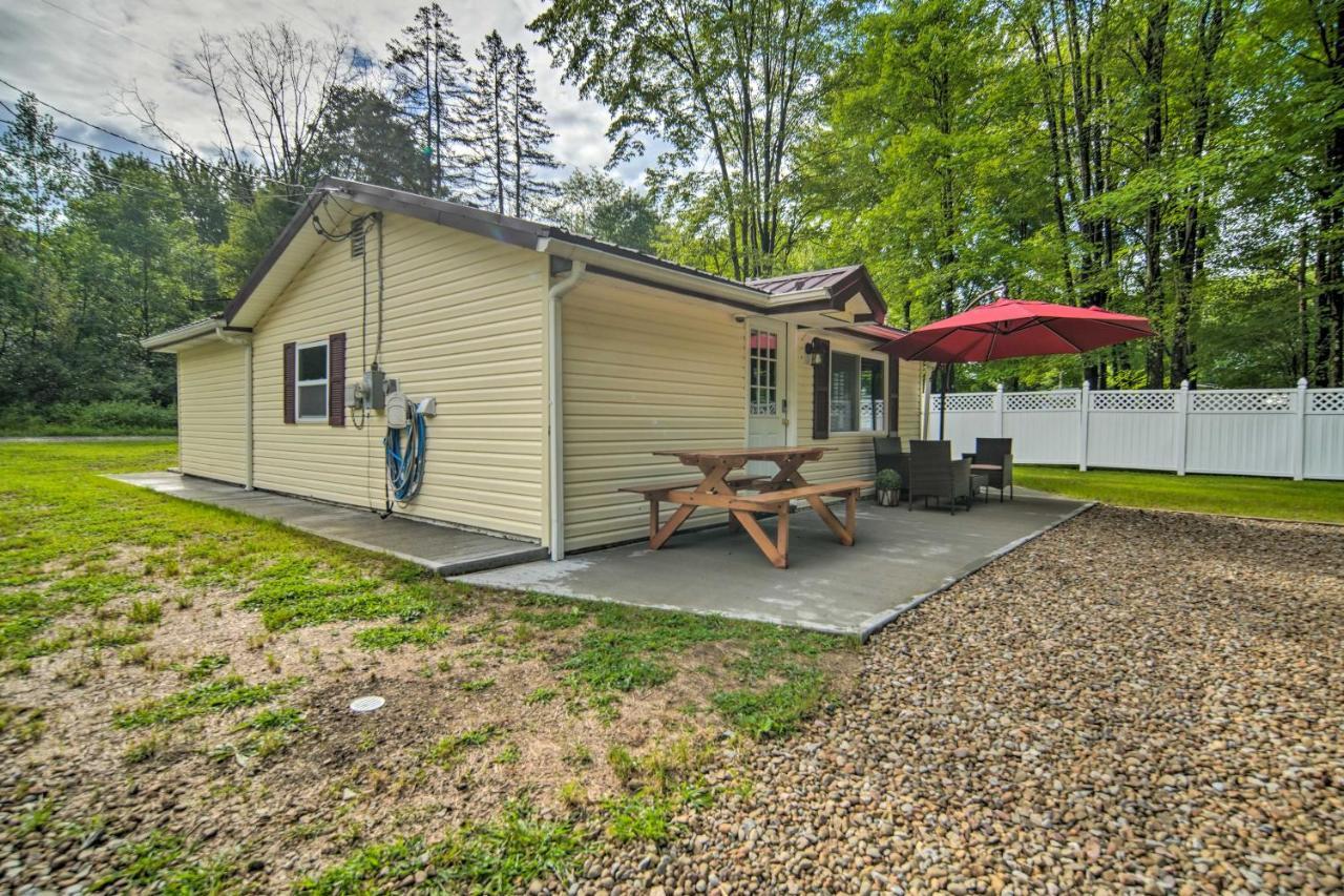 Jamestown Retreat With Hot Tub - Walk To Lake! * Hartstown
