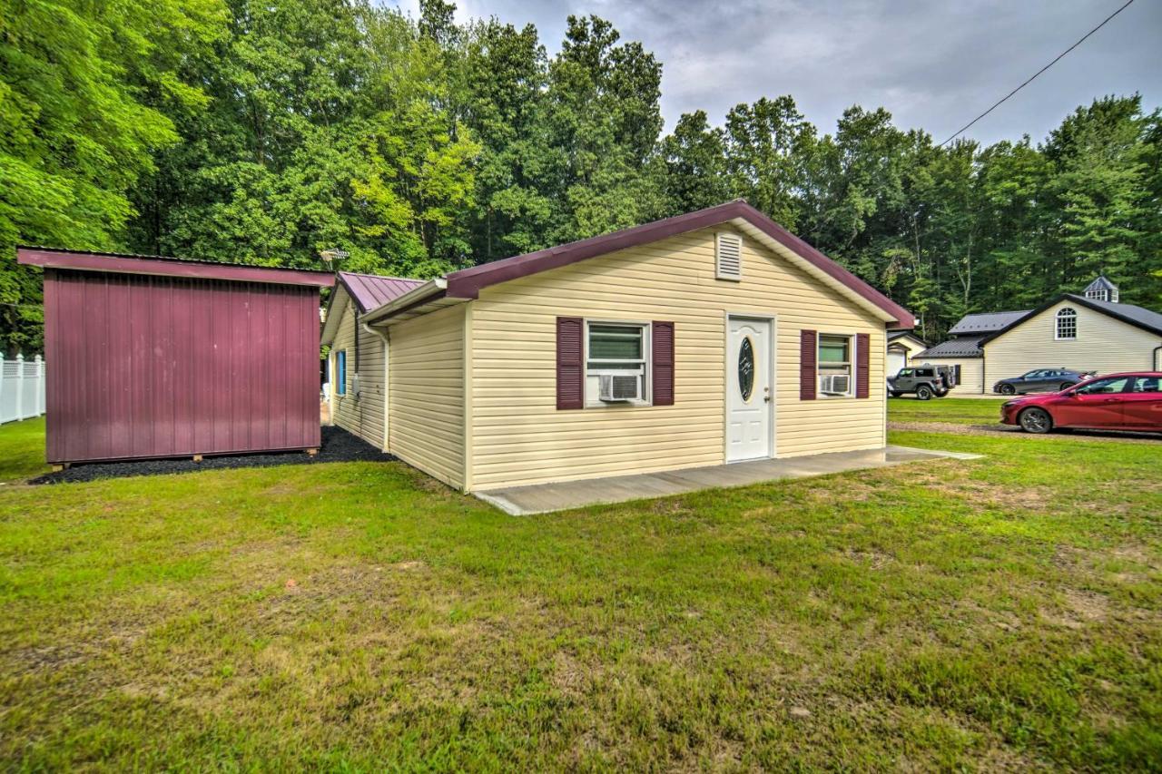 Jamestown Retreat With Hot Tub - Walk To Lake! Holiday home