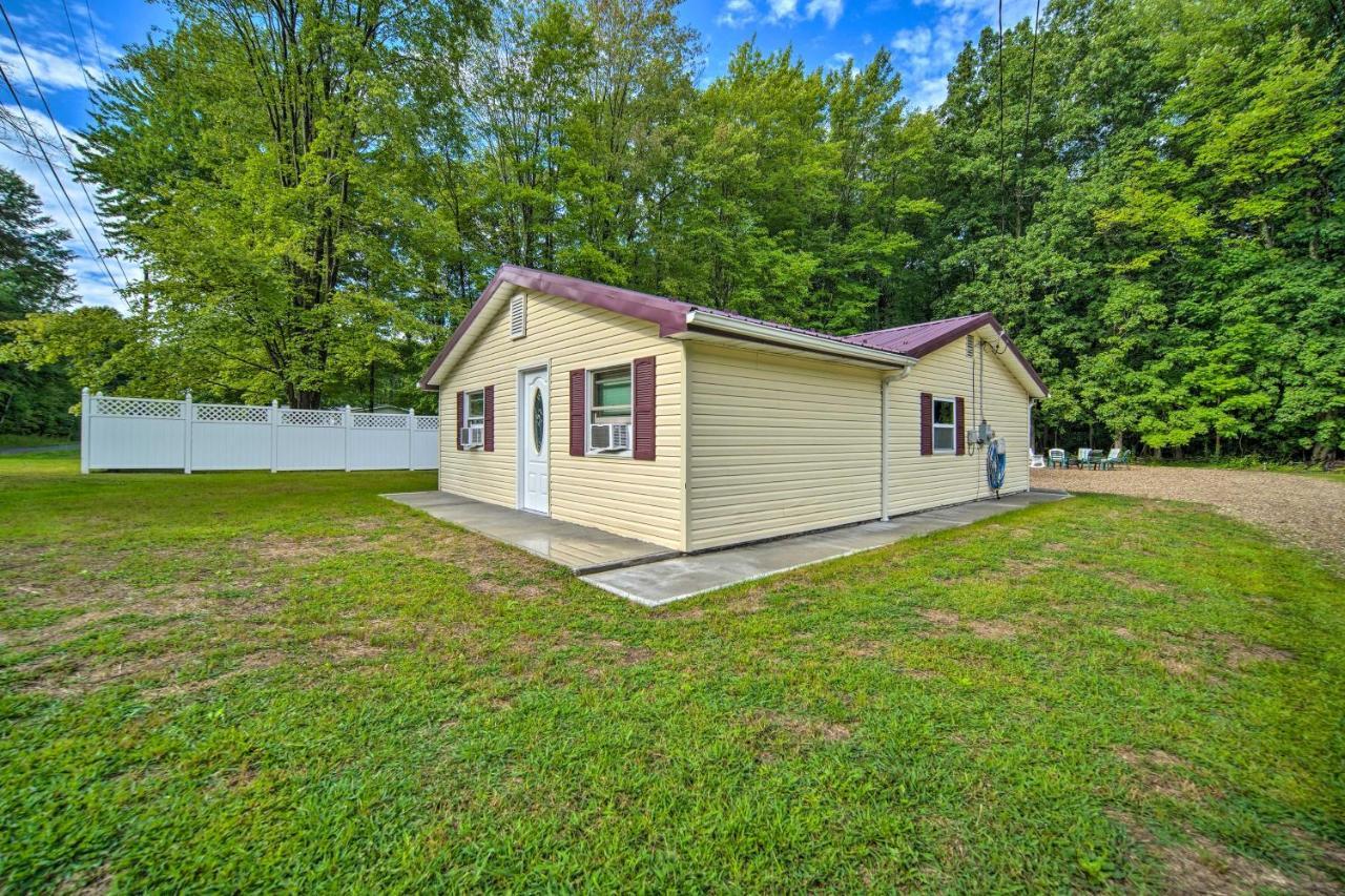 Jamestown Retreat With Hot Tub - Walk To Lake! *