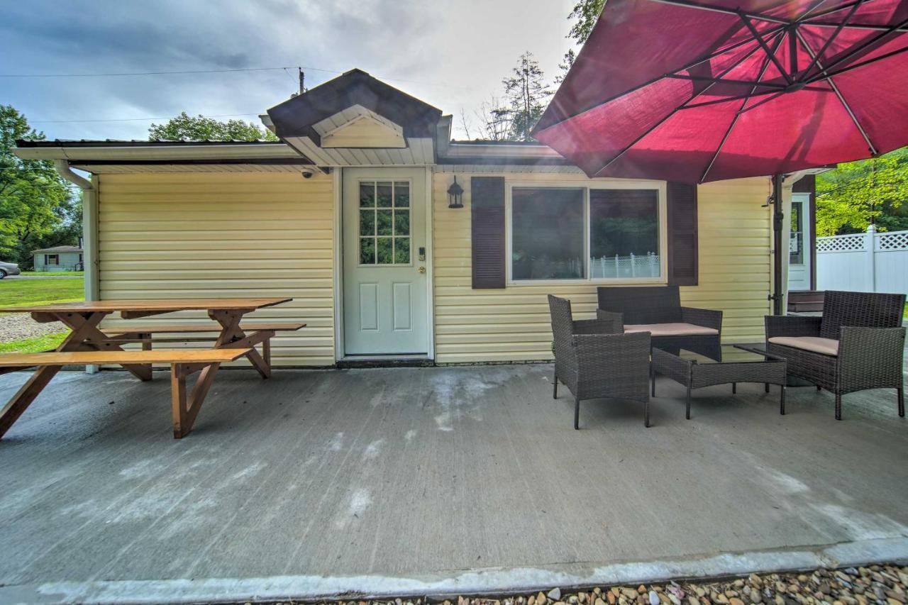 Holiday home Jamestown Retreat With Hot Tub - Walk To Lake! Hartstown