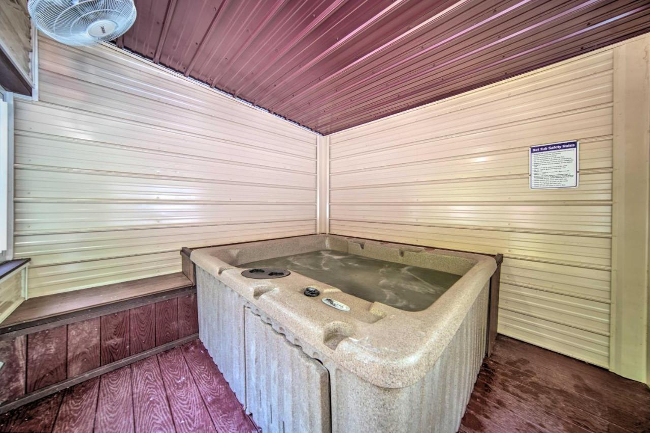 Jamestown Retreat With Hot Tub - Walk To Lake! Holiday home Hartstown