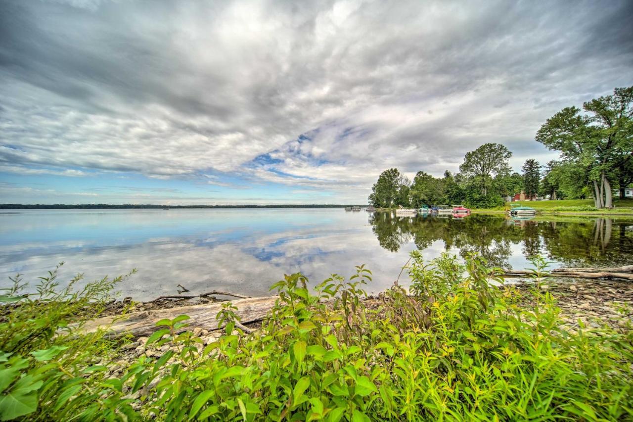 Holiday home Jamestown Retreat With Hot Tub - Walk To Lake! *